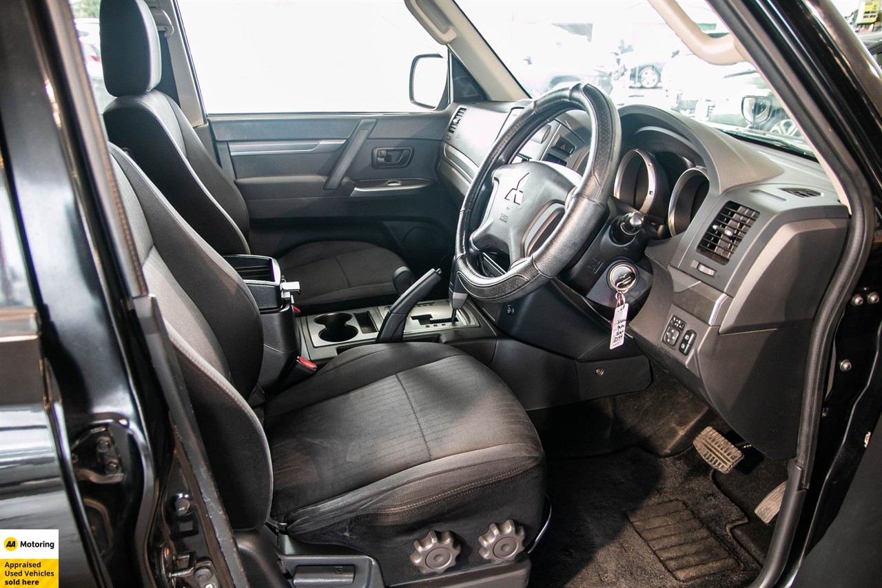 2013 Mitsubishi Pajero