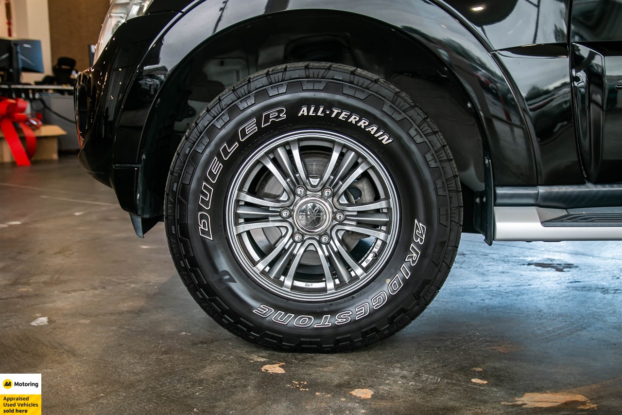2013 Mitsubishi Pajero