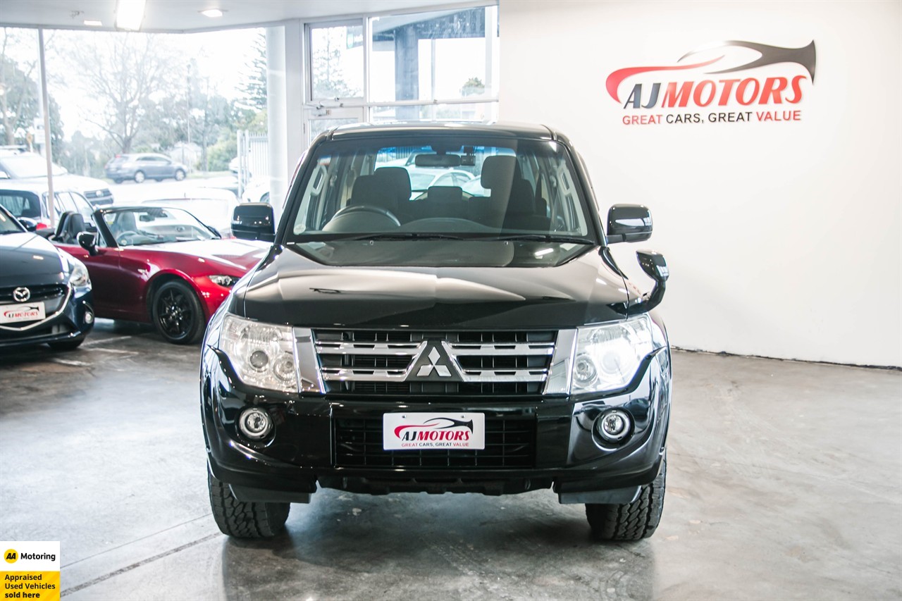 2013 Mitsubishi Pajero