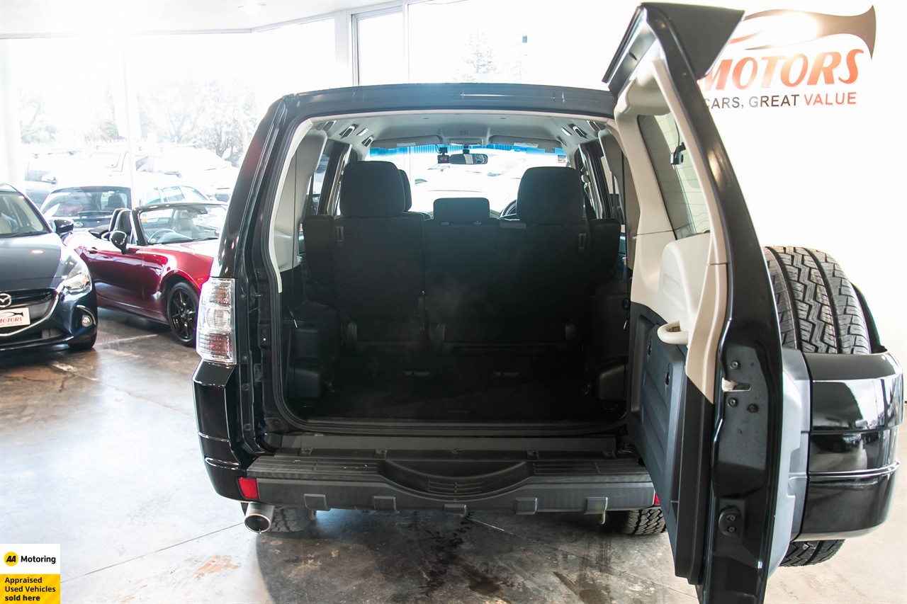 2013 Mitsubishi Pajero