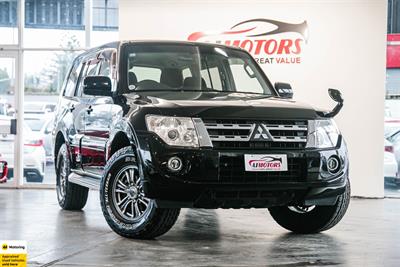 2013 Mitsubishi Pajero - Thumbnail