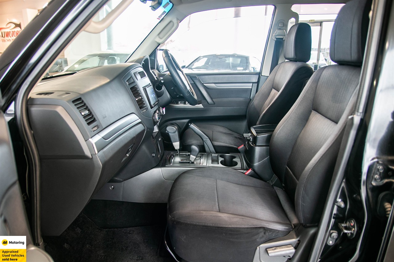 2013 Mitsubishi Pajero