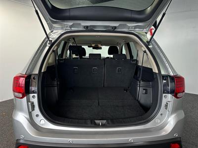 2020 Mitsubishi Outlander - Thumbnail