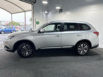 2020 Mitsubishi Outlander - Thumbnail