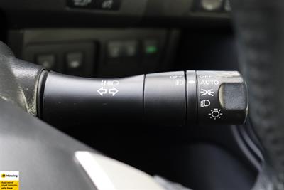 2015 Nissan Serena - Thumbnail