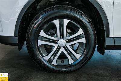 2017 Toyota RAV4 - Thumbnail