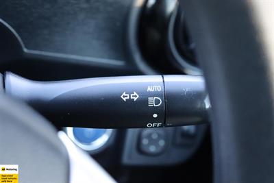 2015 Toyota Aqua - Thumbnail