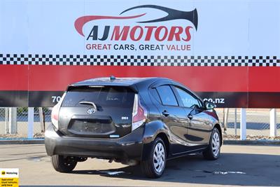 2015 Toyota Aqua - Thumbnail