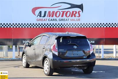2015 Toyota Aqua - Thumbnail