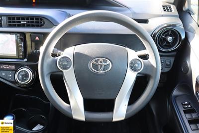 2015 Toyota Aqua - Thumbnail