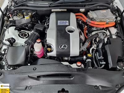 2014 Lexus IS 300h - Thumbnail