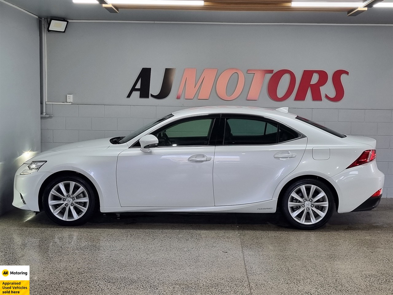 2014 Lexus IS 300h