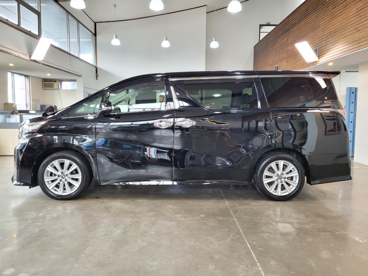 2015 Toyota Vellfire