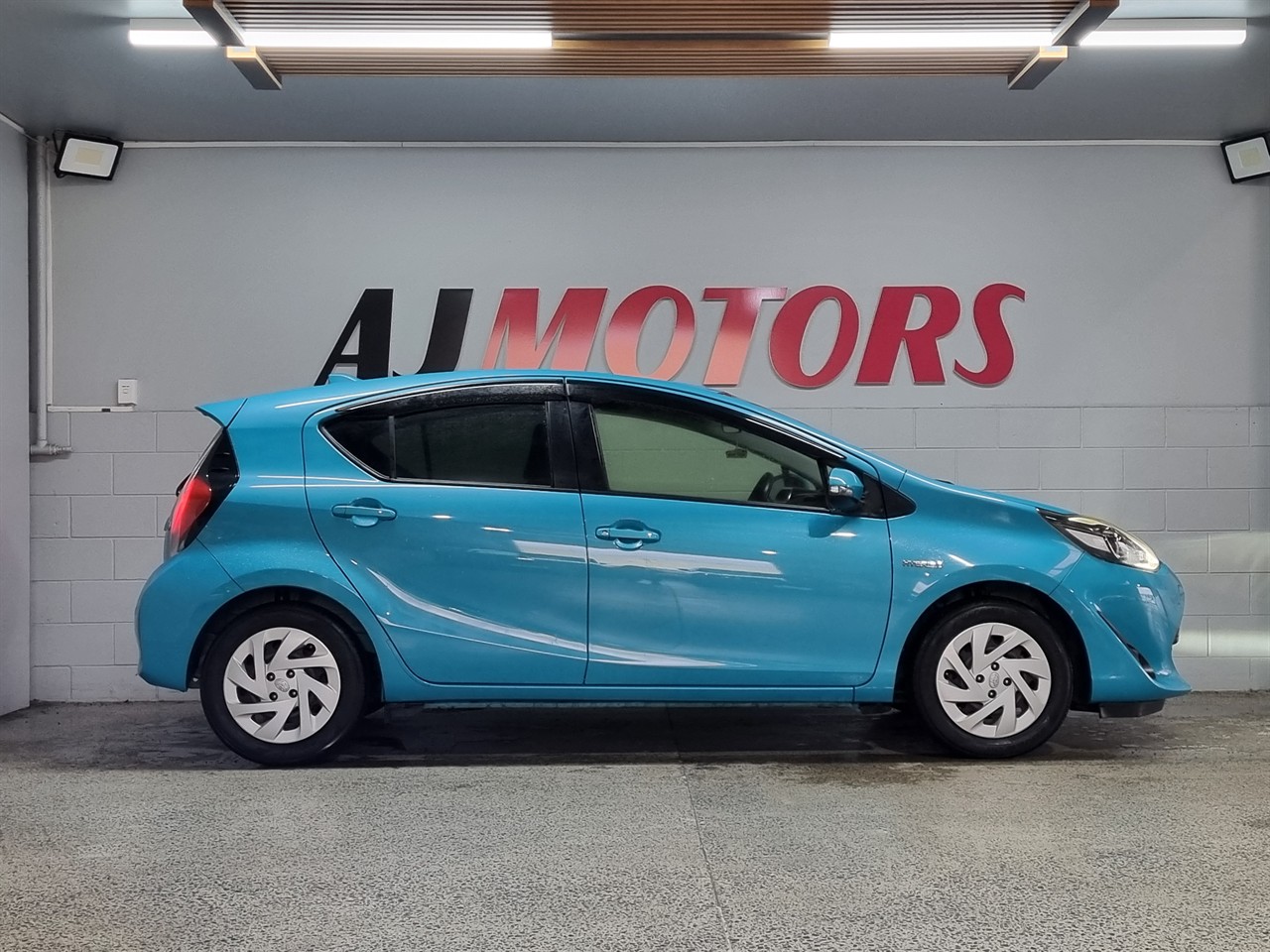 2017 Toyota Aqua