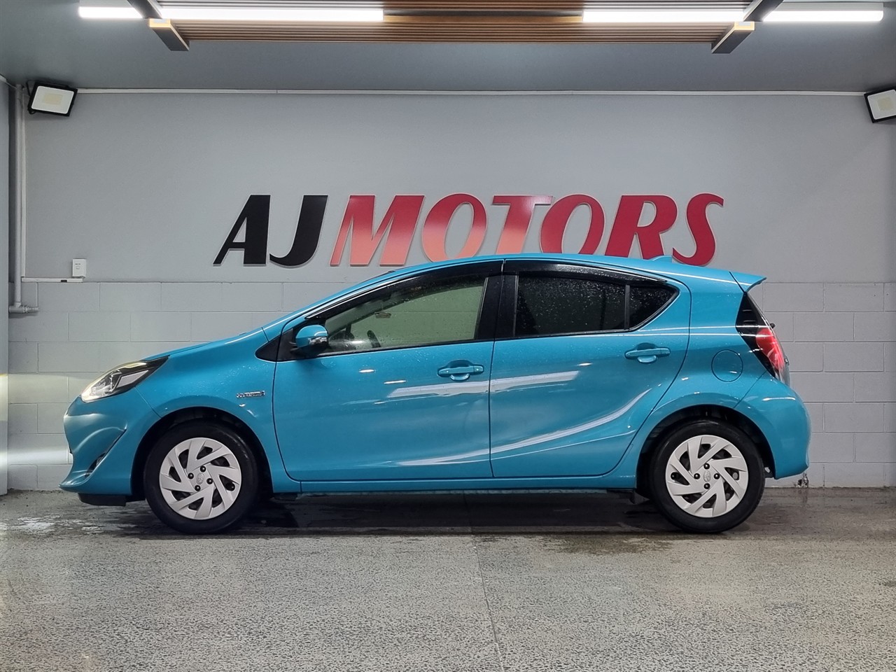 2017 Toyota Aqua