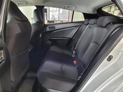 2018 Toyota Prius - Thumbnail