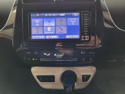 2018 Toyota Prius - Thumbnail