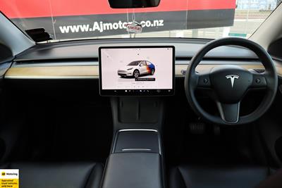 2022 Tesla Model Y - Thumbnail