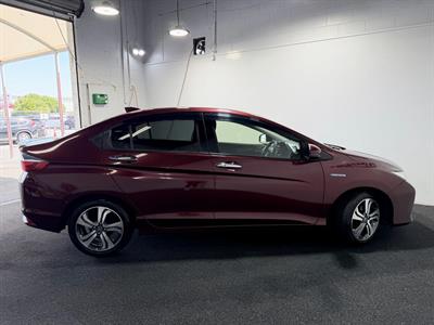 2014 Honda Grace - Thumbnail