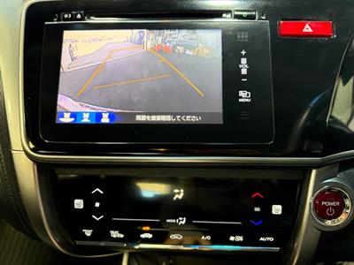 2014 Honda Grace - Thumbnail