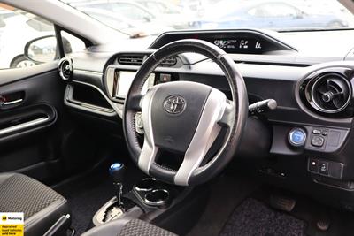 2015 Toyota Aqua - Thumbnail