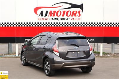 2015 Toyota Aqua - Thumbnail