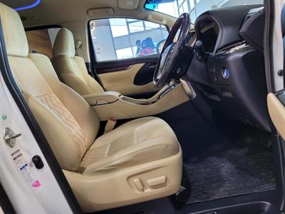 2016 Toyota Alphard - Thumbnail
