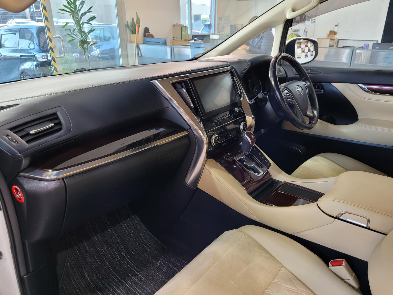 2016 Toyota Alphard