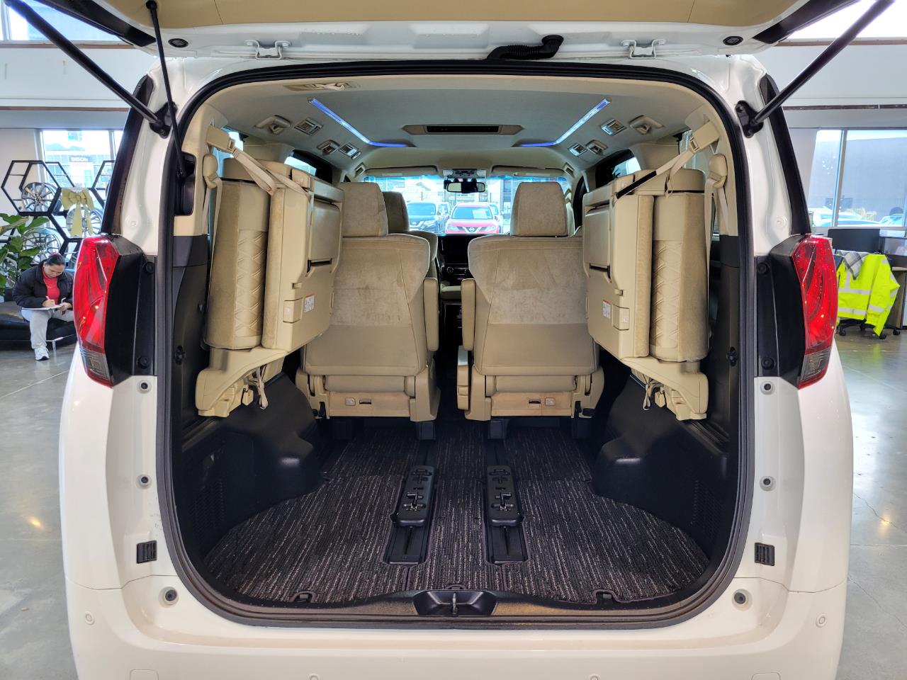 2016 Toyota Alphard