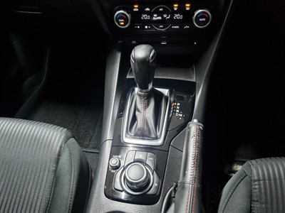 2015 Mazda Axela - Thumbnail