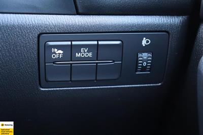 2016 Mazda Axela - Thumbnail