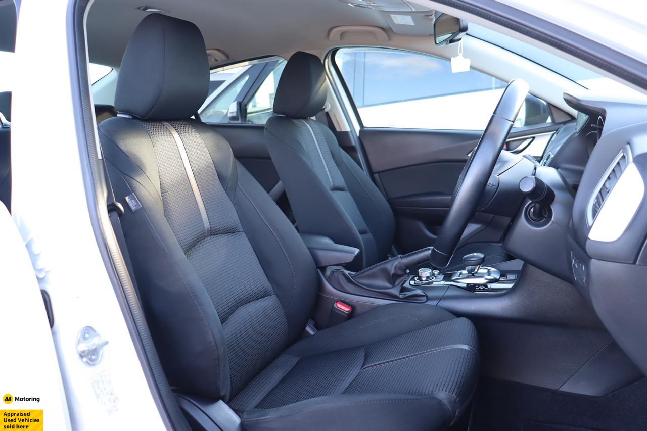 2016 Mazda Axela