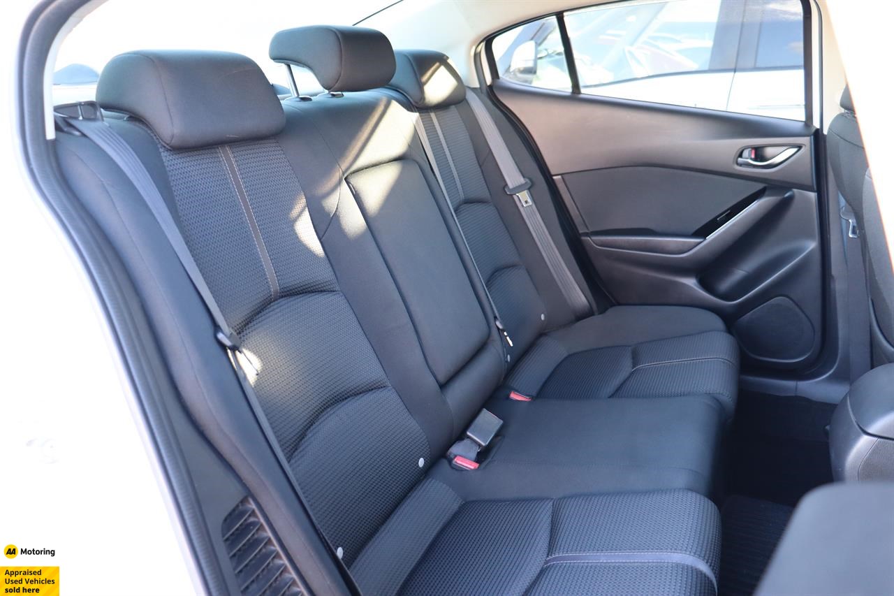 2016 Mazda Axela