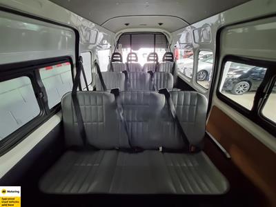 2014 Toyota Hiace - Thumbnail