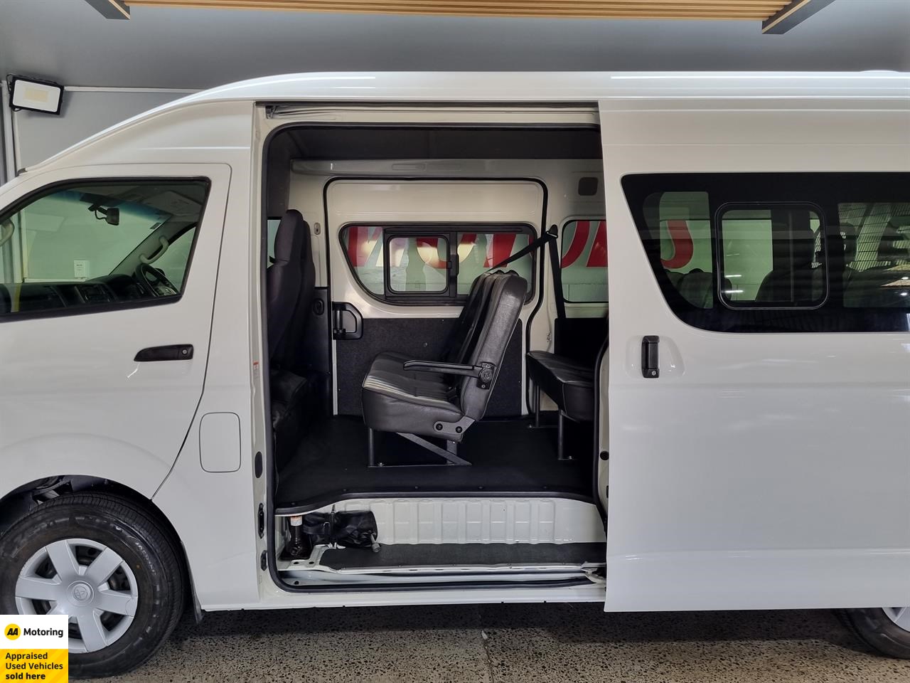 2014 Toyota Hiace
