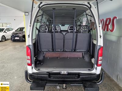 2014 Toyota Hiace - Thumbnail