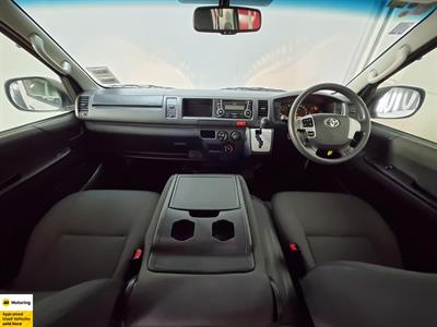 2014 Toyota Hiace - Thumbnail