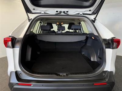 2020 Toyota RAV4 - Thumbnail