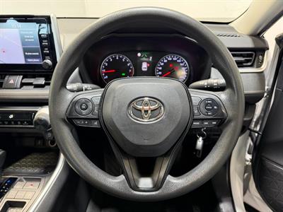 2020 Toyota RAV4 - Thumbnail