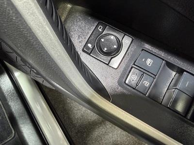 2020 Toyota RAV4 - Thumbnail