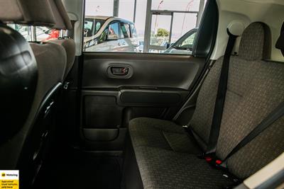 2015 Toyota Spade - Thumbnail