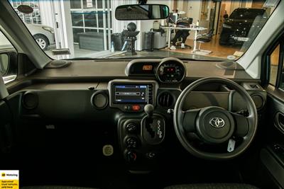 2015 Toyota Spade - Thumbnail