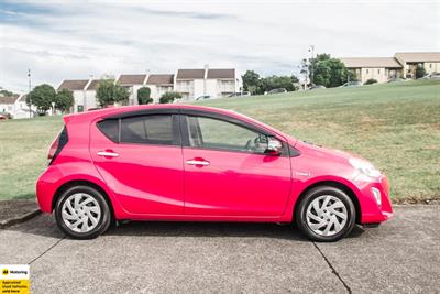 2015 Toyota Aqua - Thumbnail