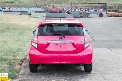 2015 Toyota Aqua - Thumbnail
