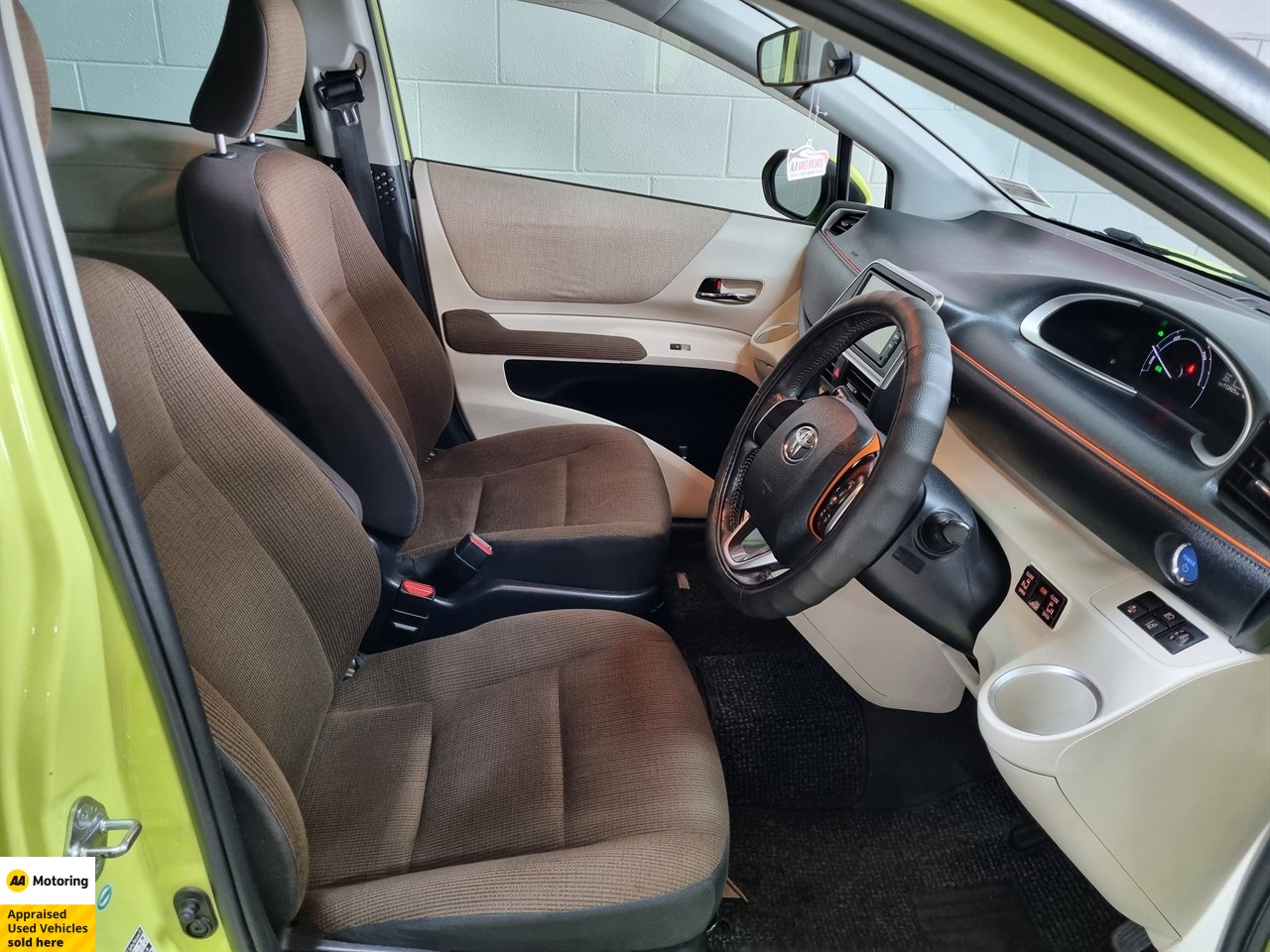 2016 Toyota Sienta