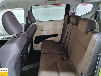 2016 Toyota Sienta - Thumbnail