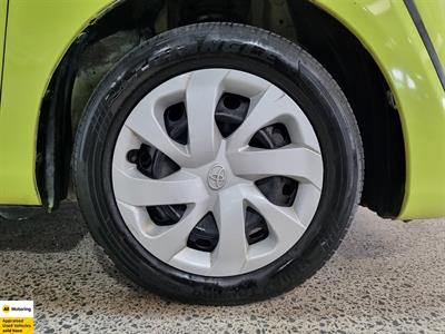 2016 Toyota Sienta - Thumbnail