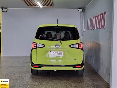 2016 Toyota Sienta - Thumbnail