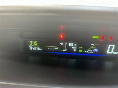 2013 Toyota Prius - Thumbnail