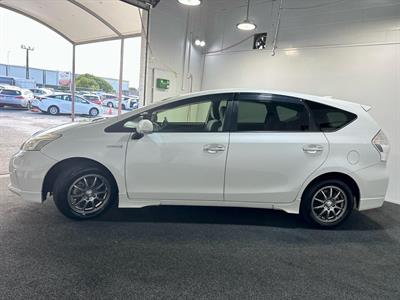 2013 Toyota Prius - Thumbnail